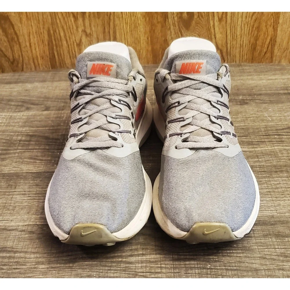 Nike Run Swift‎ Sneakers Women's Size 8 Gray